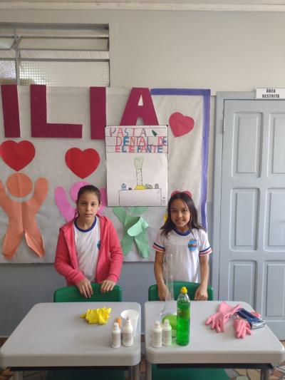 Escola LeocÃ¡dio JosÃ© Correia realizou a Feira de CiÃªncias com os Alunos do 5Âº ano